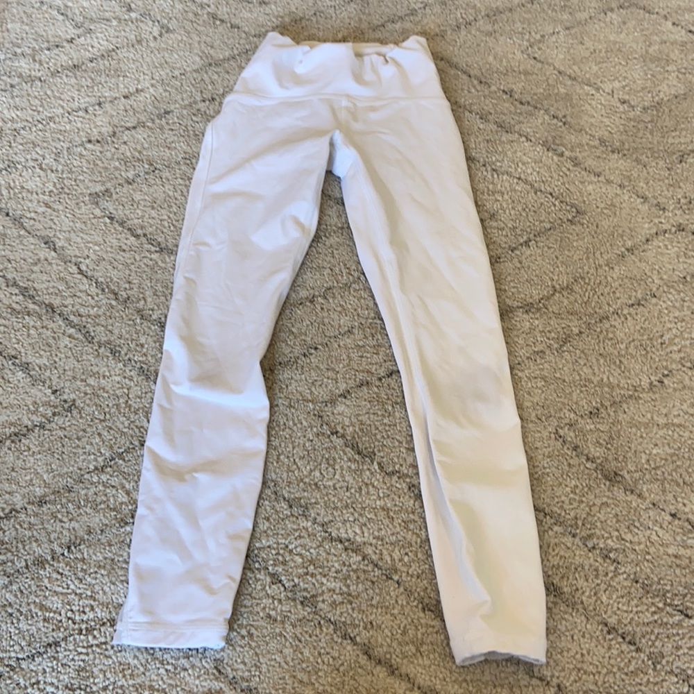 White lululemon leggings